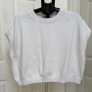 Versona Off White Cropped Sleeveless Knit Sweater Vest in Size XXL